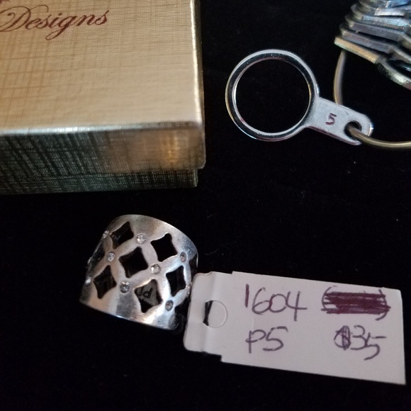 Ring - Picture 3 of 5